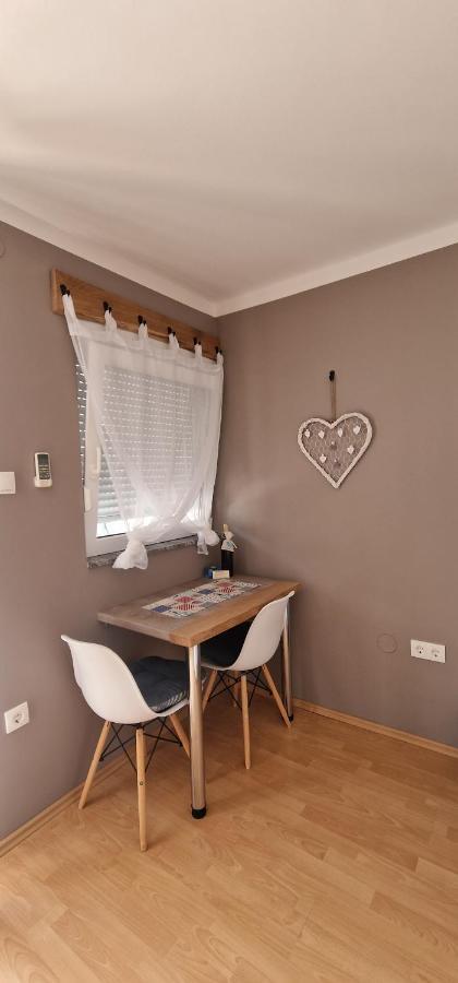 Apartmani Dutkovic Vrboska Zewnętrze zdjęcie