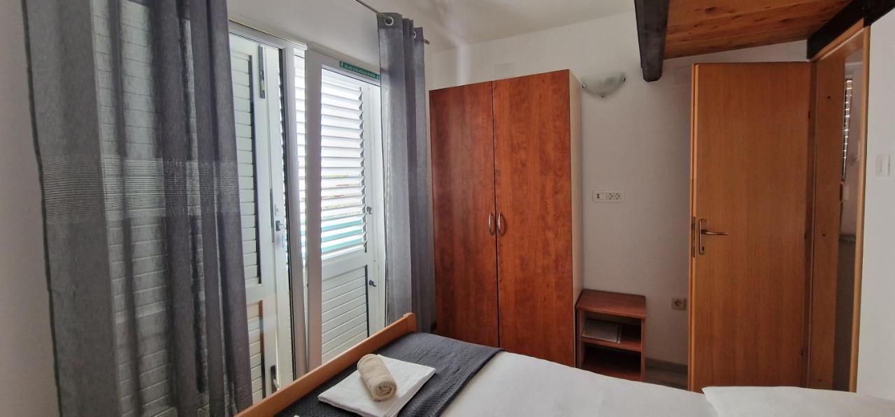 Apartmani Dutkovic Vrboska Zewnętrze zdjęcie