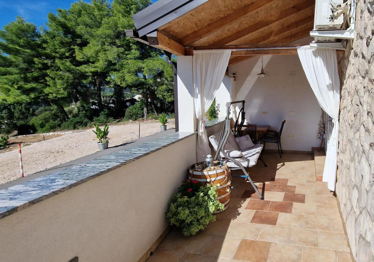 Apartmani Dutkovic Vrboska Zewnętrze zdjęcie