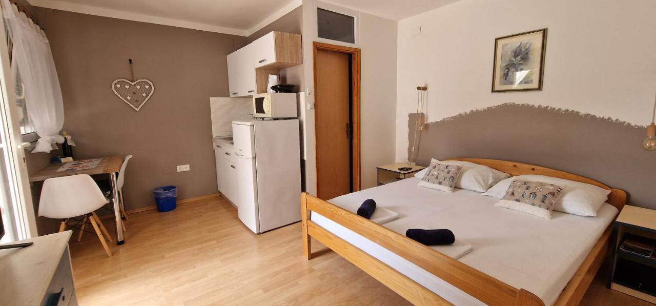 Apartmani Dutkovic Vrboska Zewnętrze zdjęcie