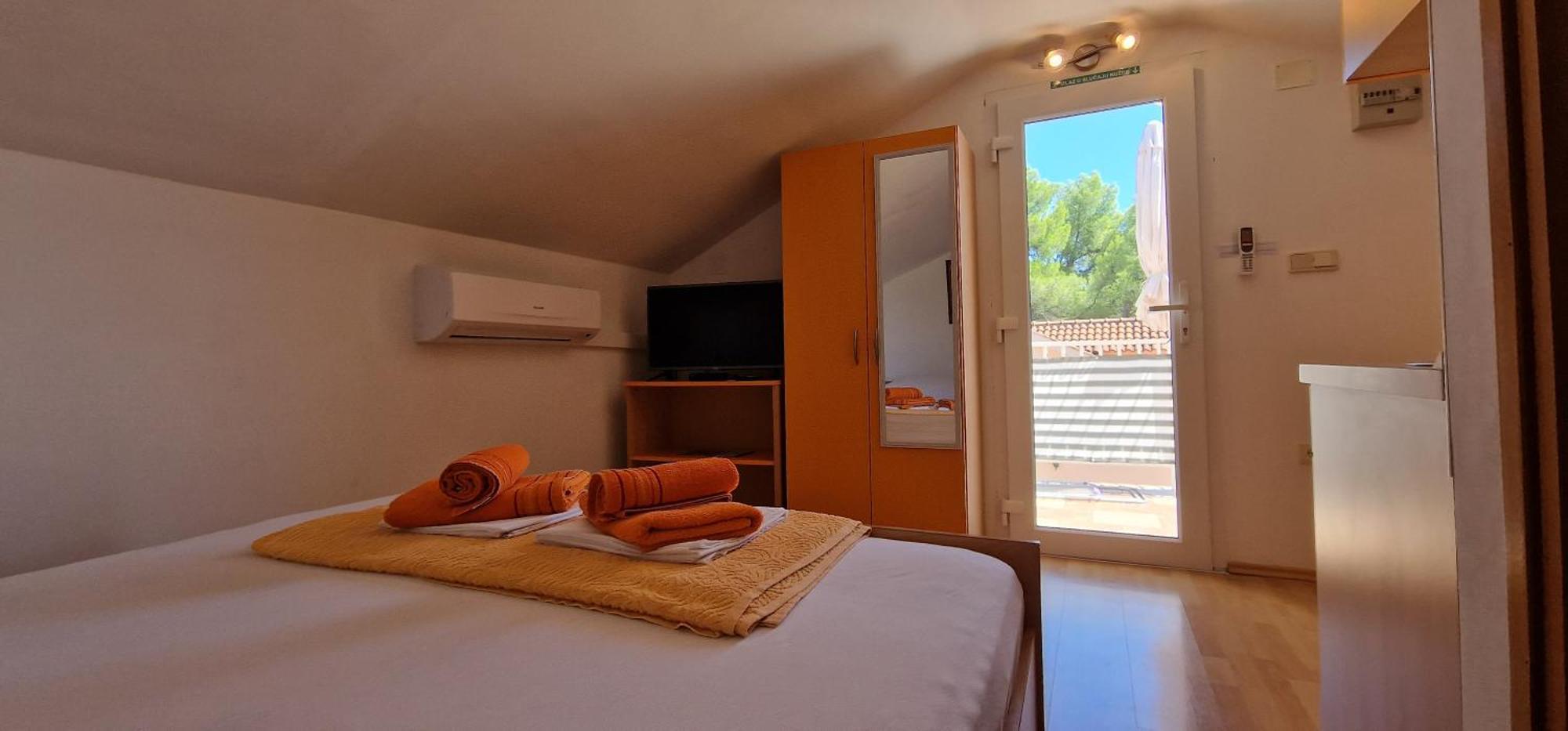 Apartmani Dutkovic Vrboska Zewnętrze zdjęcie